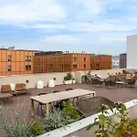 Diagonal Mar Oasis With Pool And Parking