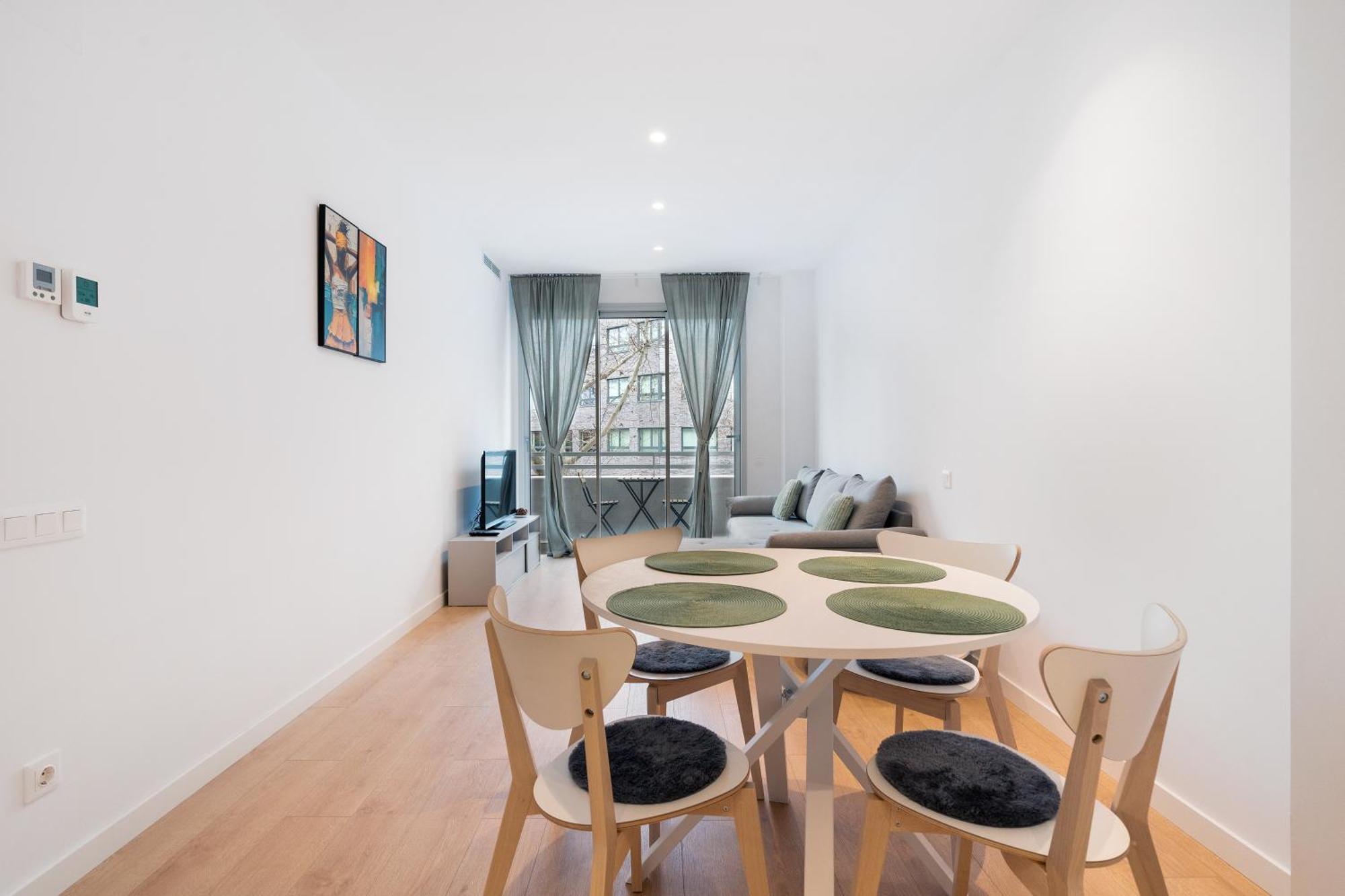 Diagonal Mar Oasis With Pool And Parking *